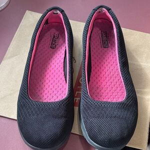 Skechers Women's Black and Pink Flats